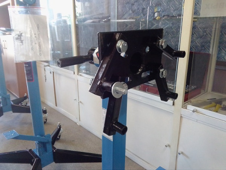 Стенд для разборки двигателя на 680 кг 1110-4