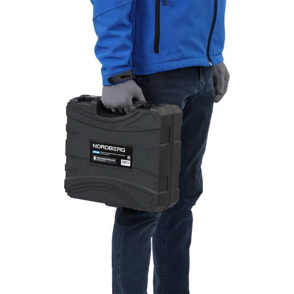 Коллектор манометрический четырехвентильный со шлангами, муфтами и инжектором в кейсе NFG34K